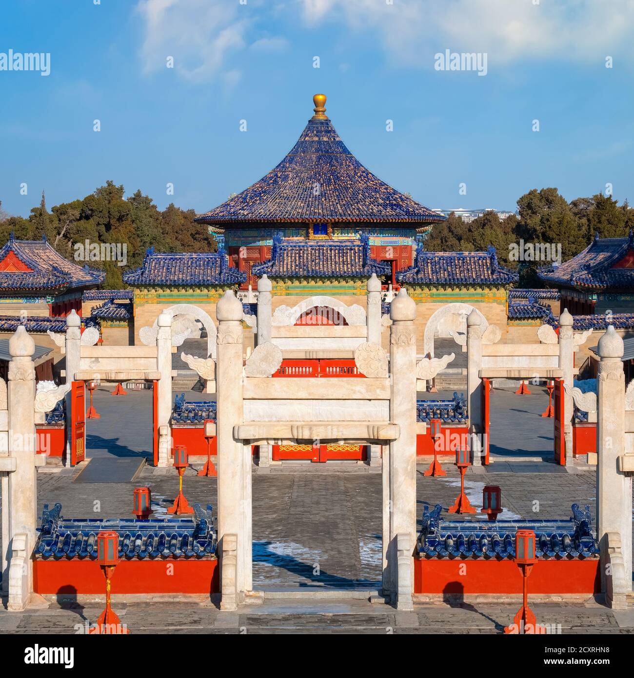 Peking, China - Jan 10 2020: Der Rundhügel-Altar am Himmelstempel, einem kaiserlichen Komplex religiöser Gebäude, der von Yongle Kaiser i. gegründet wurde Stockfoto