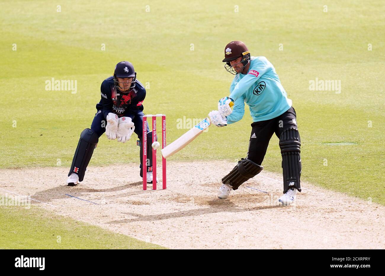 Surreys Jason Roy hat beim Vitality Blast T20 Quarter Final Match im Kia Oval, Surrey, London, geschlagen. Stockfoto
