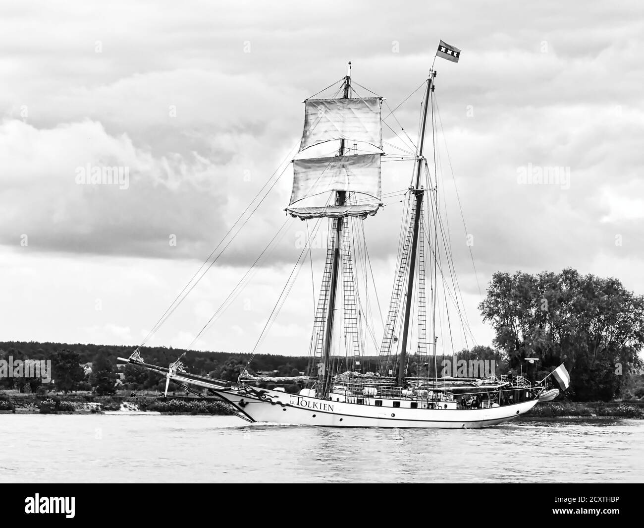 ROUEN, FRANKREICH - JUNI CIRCA, 2019. Segelschiff JR Tolkien auf der seine in Frankreich, für Armada Ausstellung Segelboote internationale Treffen. Fast Stockfoto