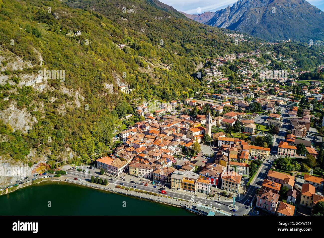 Porlezza (IT) - Luftbild vom Luganersee in Richtung Menaggio Stockfoto