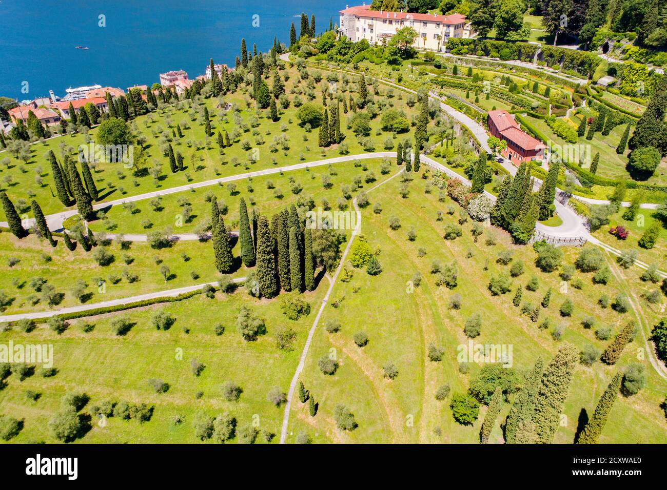 Comer See (IT) – Blick aus der Luft auf Pescallo und Bellagio - Serbelloni Park Stockfoto