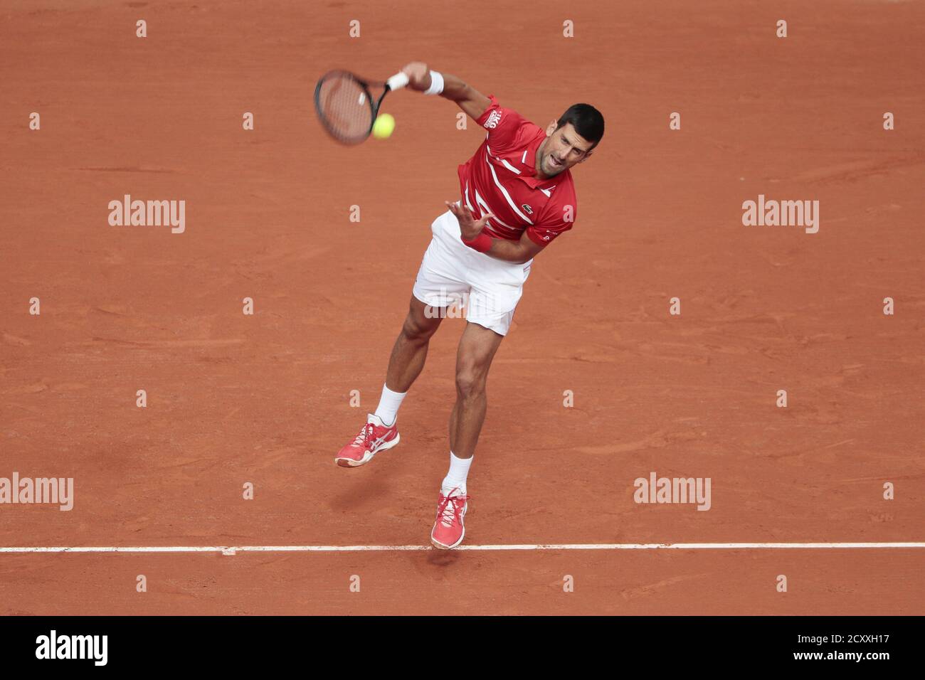 Paris, Frankreich. Oktober 2020. Novak DJOKOVIC (SRB) während des Roland Garros 2020, Grand Slam Tennisturniers, am 1. Oktober 2020 im Roland Garros Stadion in Paris, Frankreich - Foto Stephane Allaman / DPPI Kredit: LM/DPPI/Stephane Allaman/Alamy Live News Stockfoto