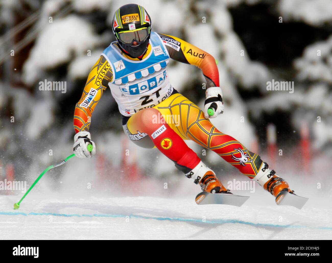 Jan Hudec Kanadas macht eine Drehung beim alpinen Skifahren Training für die Herren Weltcup-Abfahrt in Lake Louise, Alberta 24. November 2011.    REUTERS/Mike Blake (Kanada - Tags: SPORT, Skifahren) Stockfoto
