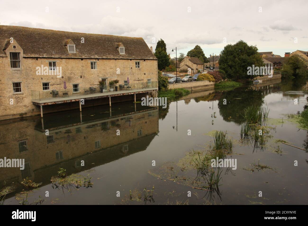 Umgebautes Lagerhaus und Kai am River Welland, Stamford, Lincolnshire, England, Großbritannien Stockfoto