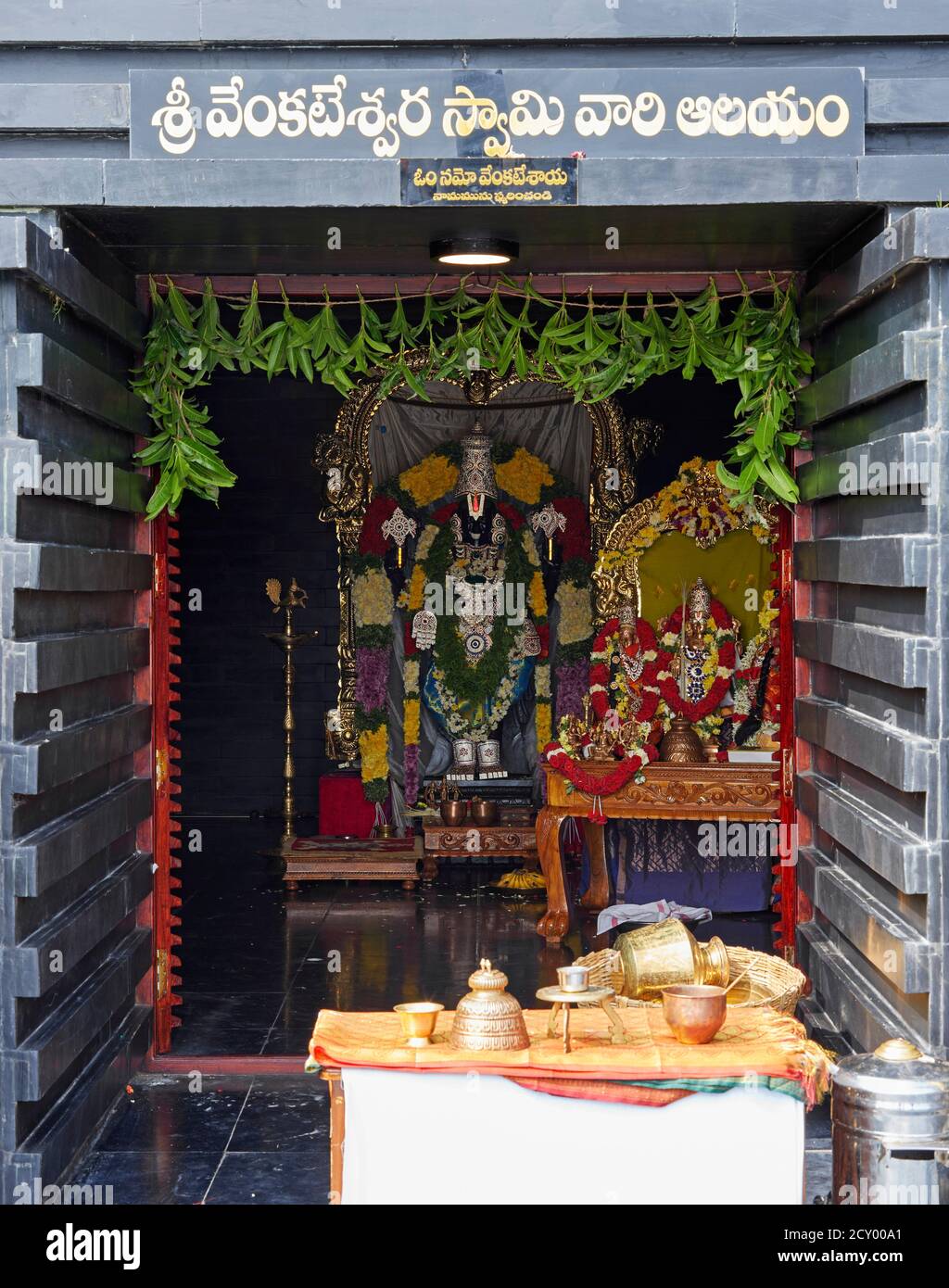 Insgesamt Blick auf den Tempel. Balaji-Tempel, Andhra Pradesh, Indien. Architekt: Sameep Padora und Mitarbeiter , 2020. Stockfoto