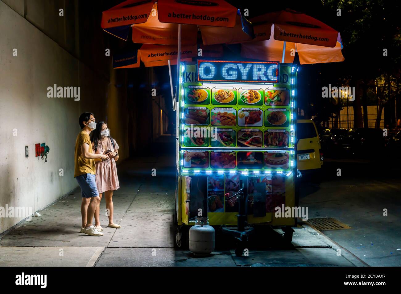 Halal Food Cart im Chelsea Viertel von New York am Donnerstag, 17. September 2020. (© Richard B. Levine) Stockfoto