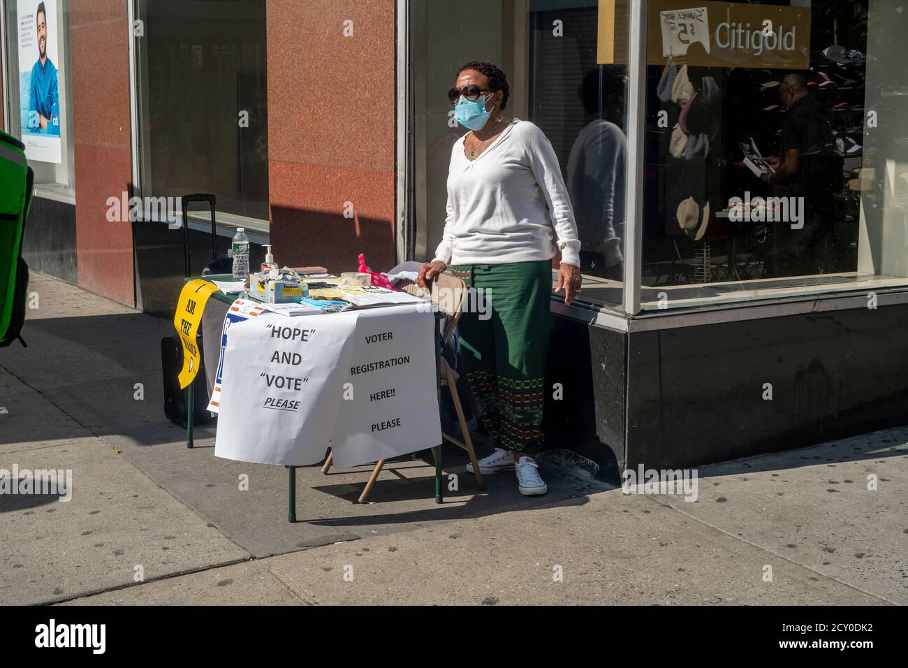 Wählerregistrierungstabelle in Chelsea in New York am Dienstag, 22. September 2020, National Voter Registration Day. (© Richard B. Levine) Stockfoto