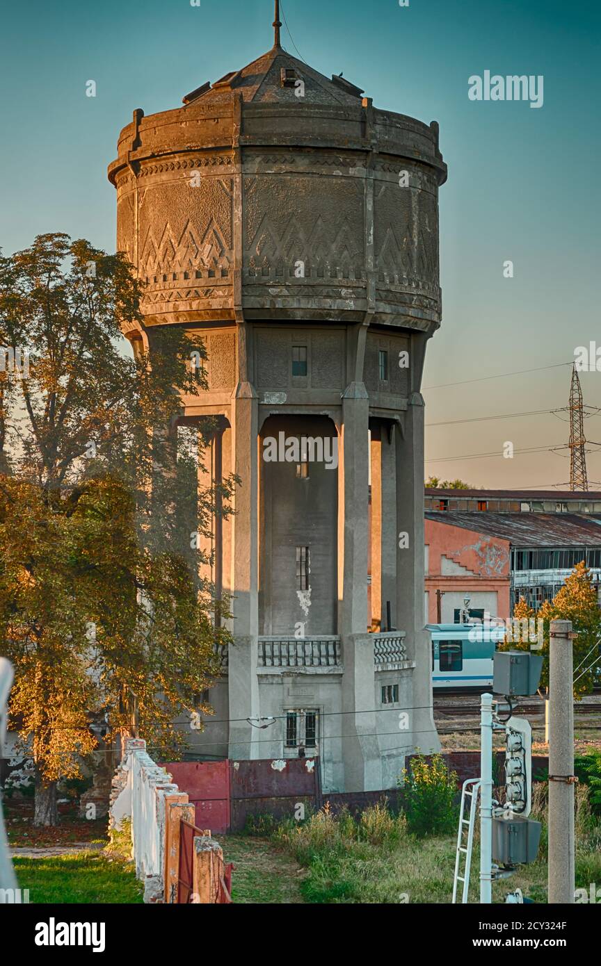 Blick auf den alten Wasserturm, in der Nähe des Timisoara Nordbahnhofs. HDR-Bild Stockfoto