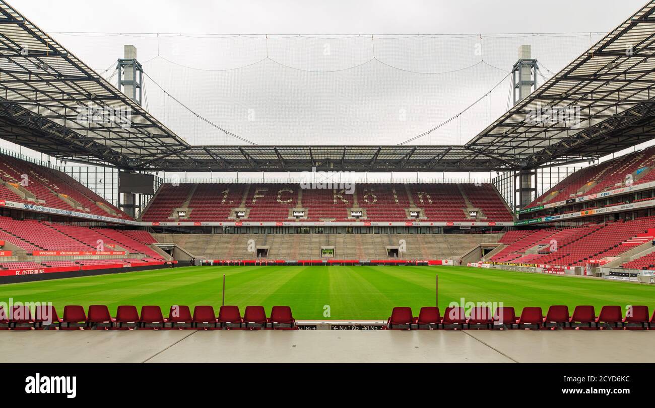 Köln, Deutschland: Sportstadion "Münstersdorfer Stadion" auch bekannt als "RheinEnergie Stadion", die Heimat der Fußballmannschaft "1. FC Köln' Stockfoto