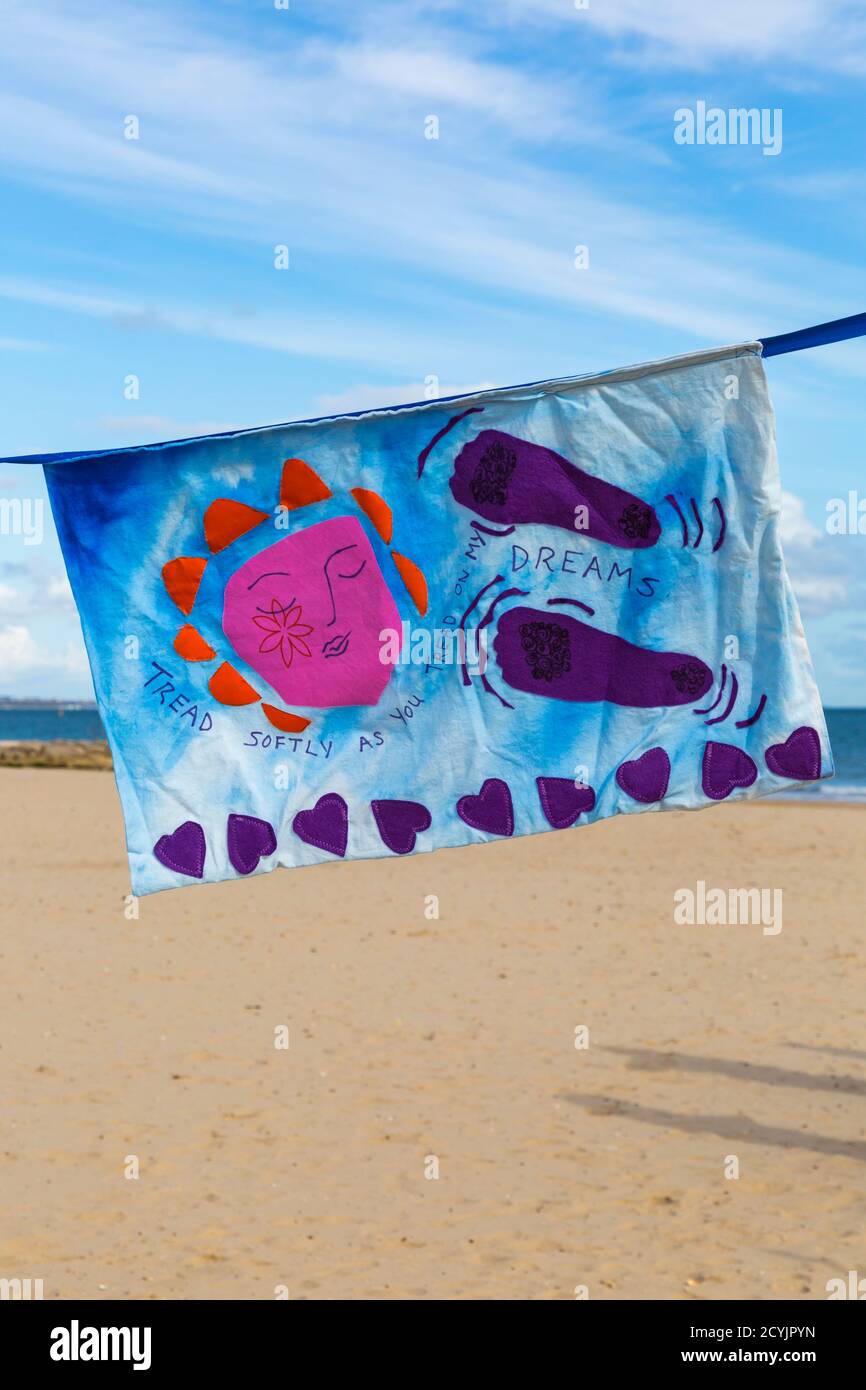 Speak to the Sea and Process Art Installation at Sandbanks Beach, part of the Bournemouth Arts by the Sea Festival, Dorset UK in October - Kissenbezug Stockfoto