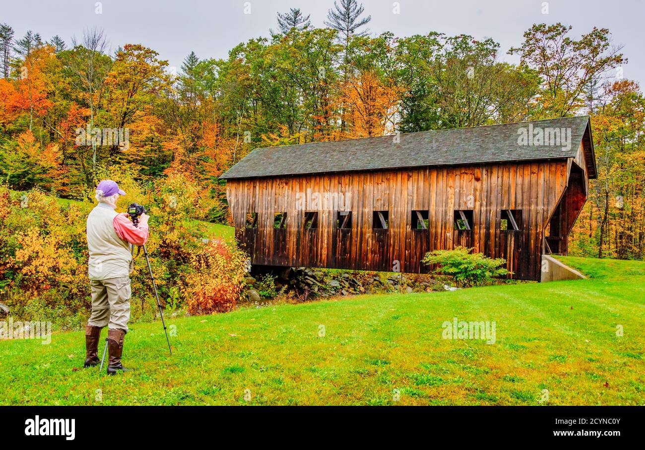Woodstock, Vermont - Oktober 8, 2018 - Fotografen die Neu-England Herbst Farben zu erfassen Stockfoto