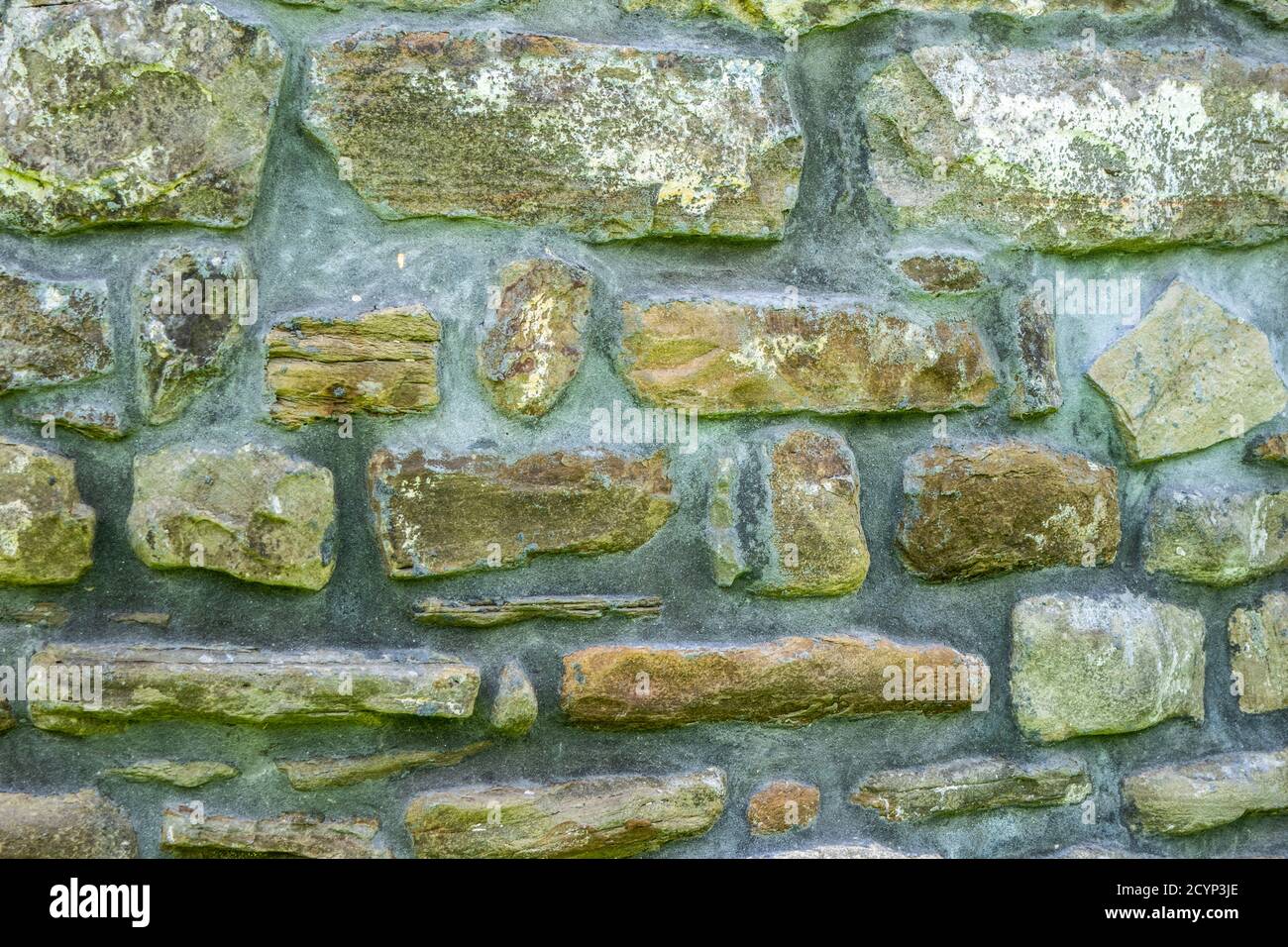 Struktur aus Mauerwerk, das Fragment einer Steinmauer eines antiken Tempels aus dem 10. Jahrhundert, Hintergrund, Hintergrund Stockfoto