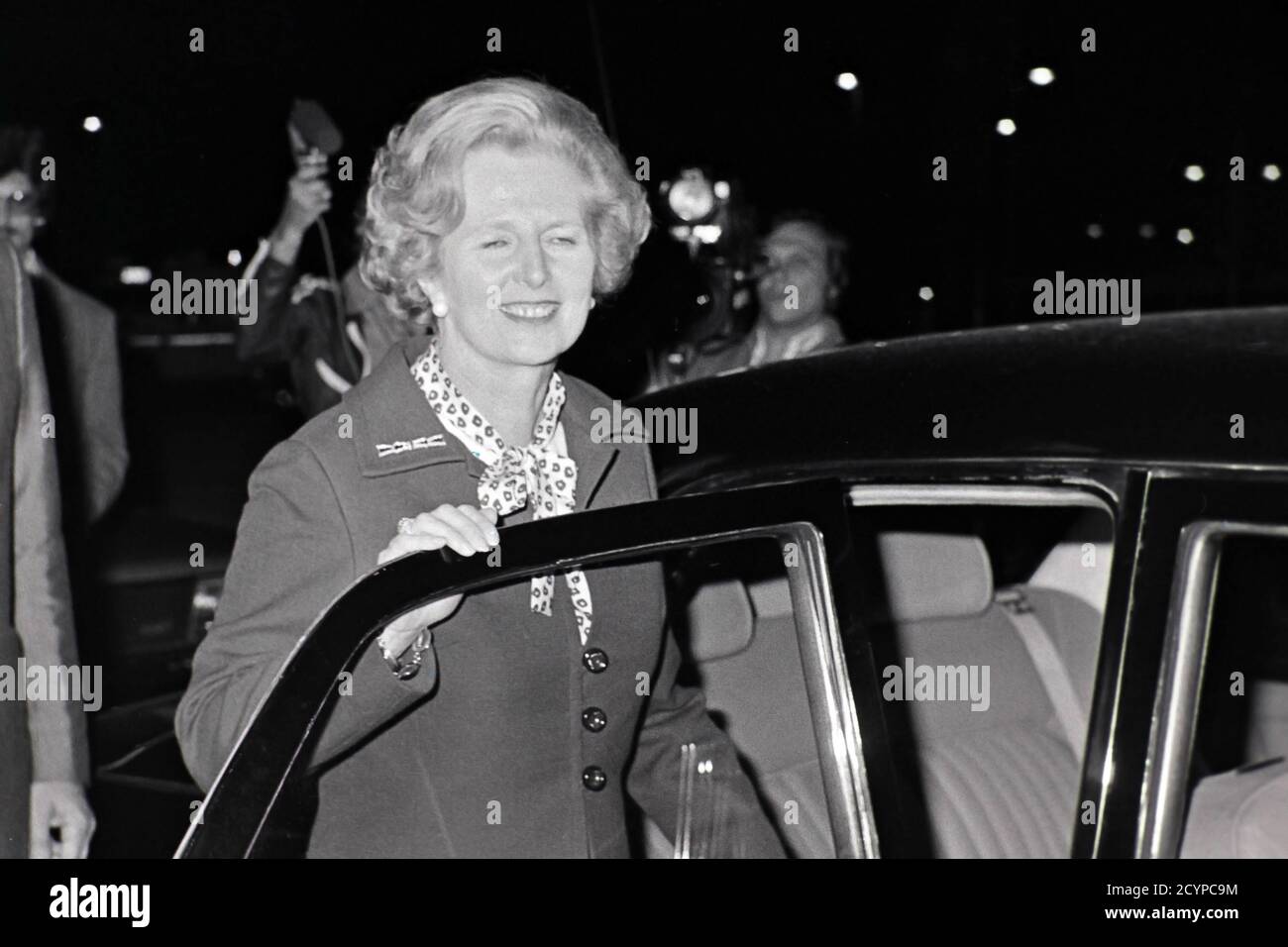 Premierministerin Margaret Thatcher bei Ankunft am Flughafen London Heathrow im August 1979 Stockfoto