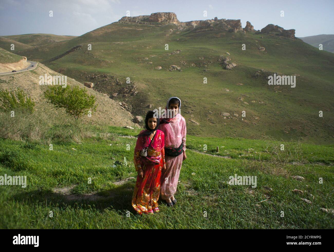 Kurds Wearing Traditional Clothes Stockfotos Und Bilder Kaufen Alamy