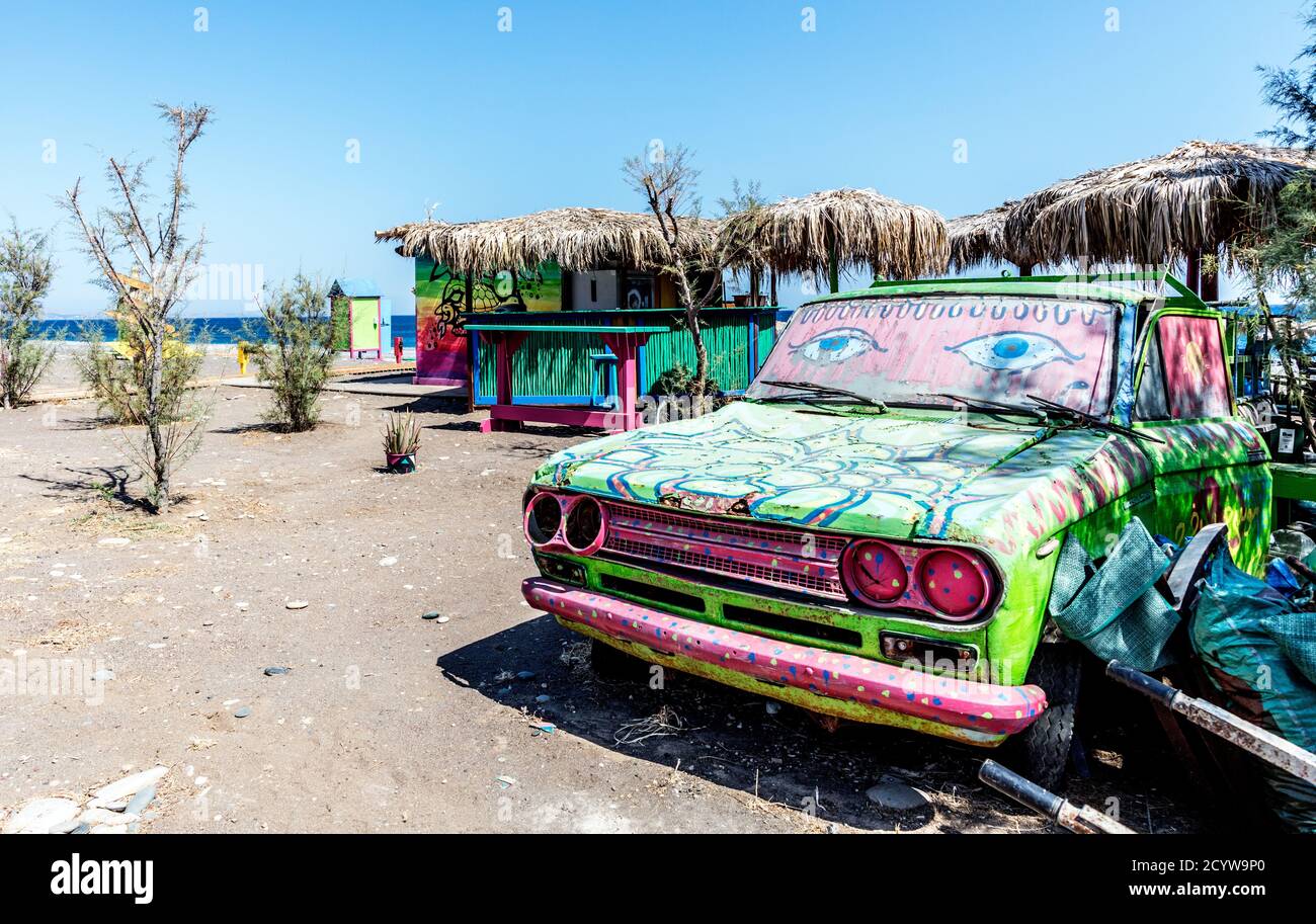 Bemalter Datsun Auto Mojito Strand Rhodos Griechenland Stockfoto