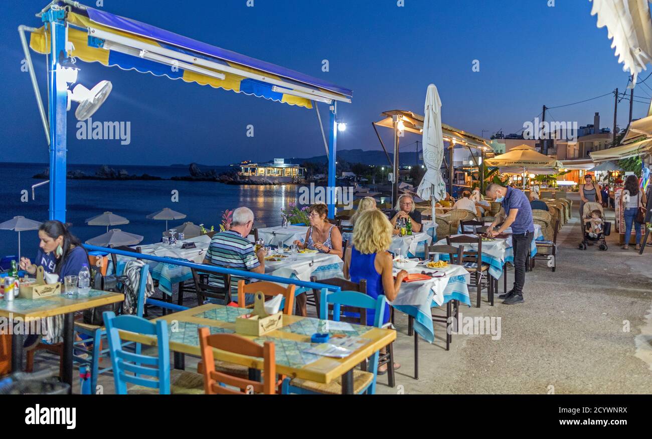 Tavernen in Haraki bei Nacht Rhodos Griechische Inseln Griechenland Stockfoto