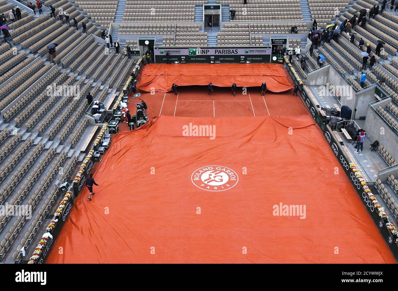 Paris, Frankreich. Oktober 2020. Roland Garros Paris French Open 2020 Tag 6 021020 EIN geschäftiges Tag für Coverers auf Suzanne Lenglen Credit: Roger Parker/Alamy Live News Stockfoto