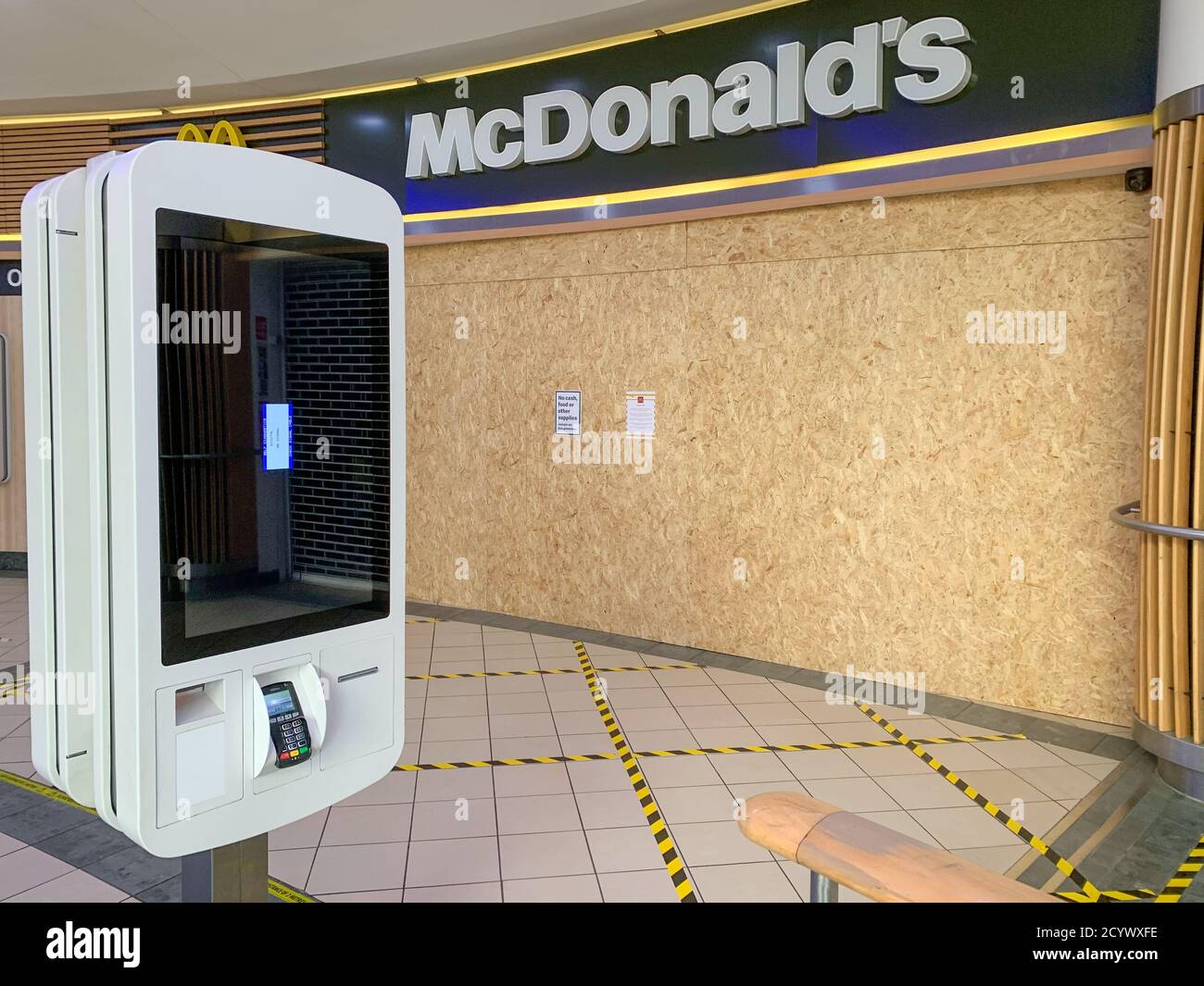 McDonalds während der Covid-Krise bei den Cambridge-Diensten aufgewirbelt. Stockfoto