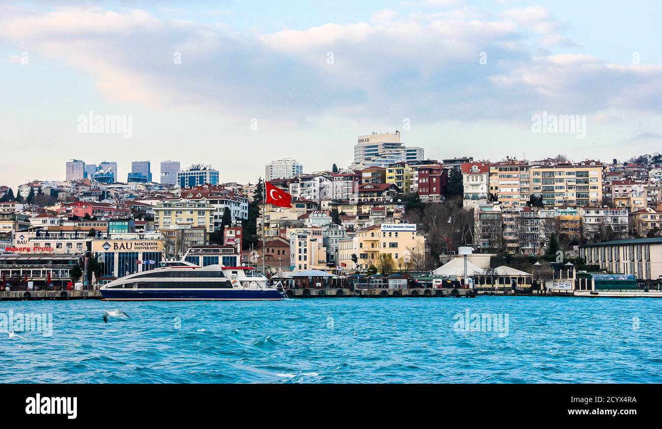 Blick auf Istanbul und die Bosporus-Straße. Türkei Stockfoto