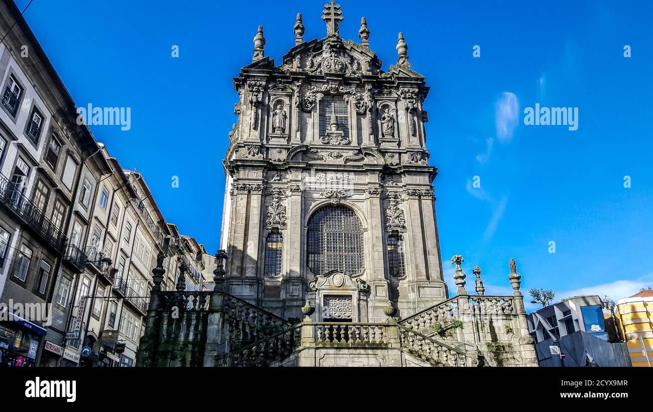 Clerigos Kirche und der Torre dos Clerigos. Porto, Portugal Stockfoto