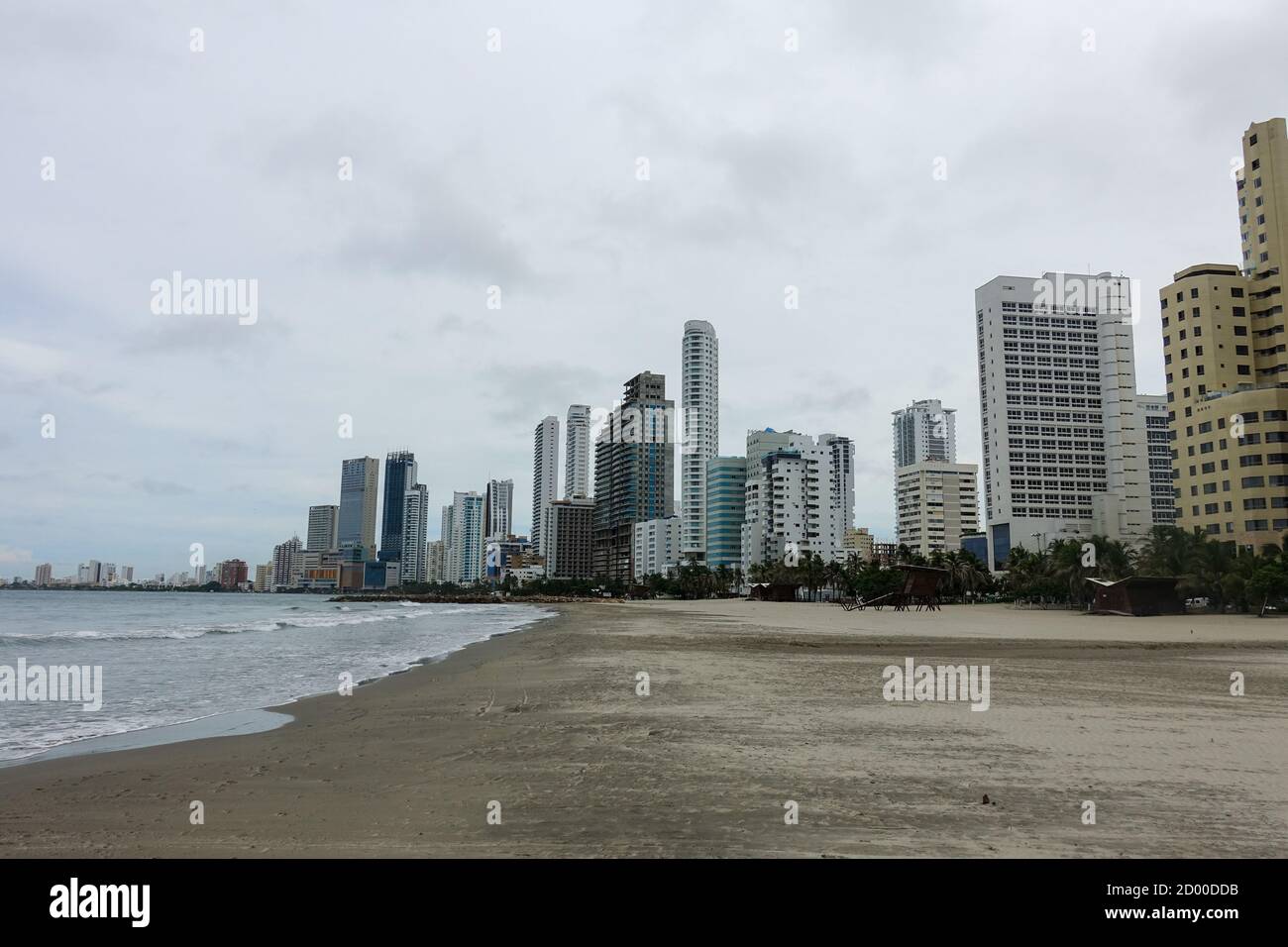 Strand geschlossen oder Shutdown-Konzept inmitten covid 19 Ängste und Panik über ansteckende Virus Ausbreitung in Bocagrande, Cartagena, Kolumbien Stockfoto