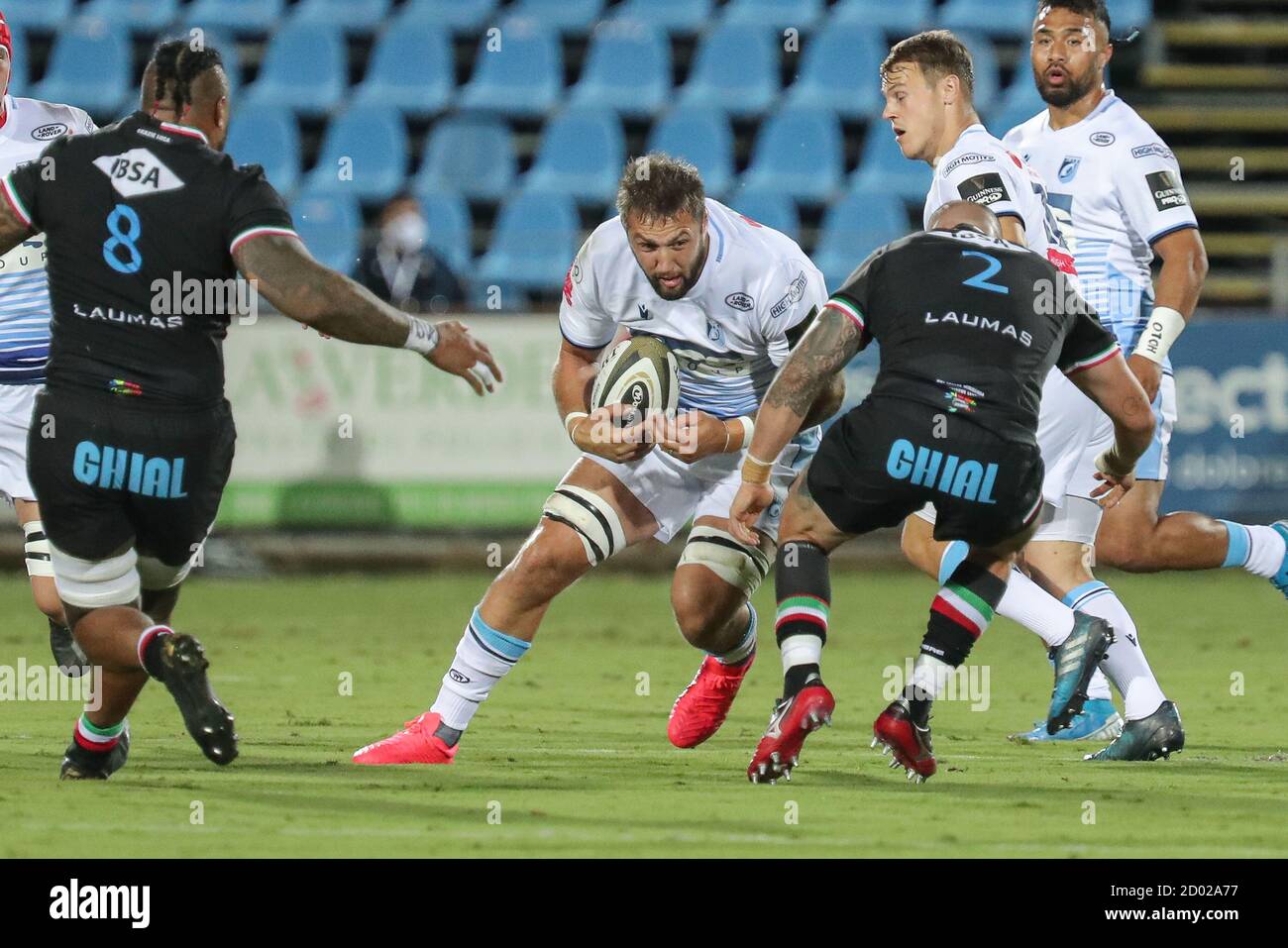 Sergio Lanfranchi Stadium, Parma, Italien, 02 Oct 2020, Josh Turnbull (Cardiff) trägt den Ball während Zebre vs Cardiff Blues, Rugby Guinness Pro 14 - Credit: LM/Massimiliano Carnabuci/Alamy Live News Stockfoto