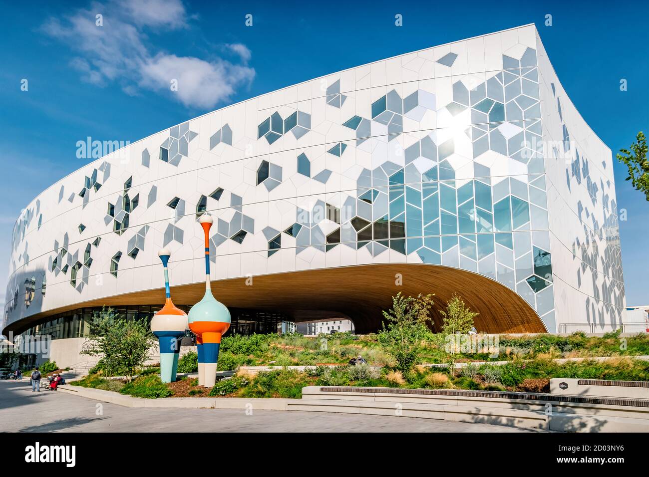 Das Gebäude der Calgary Central Library im Zentrum von Calgary, Alberta, Kanada Stockfoto