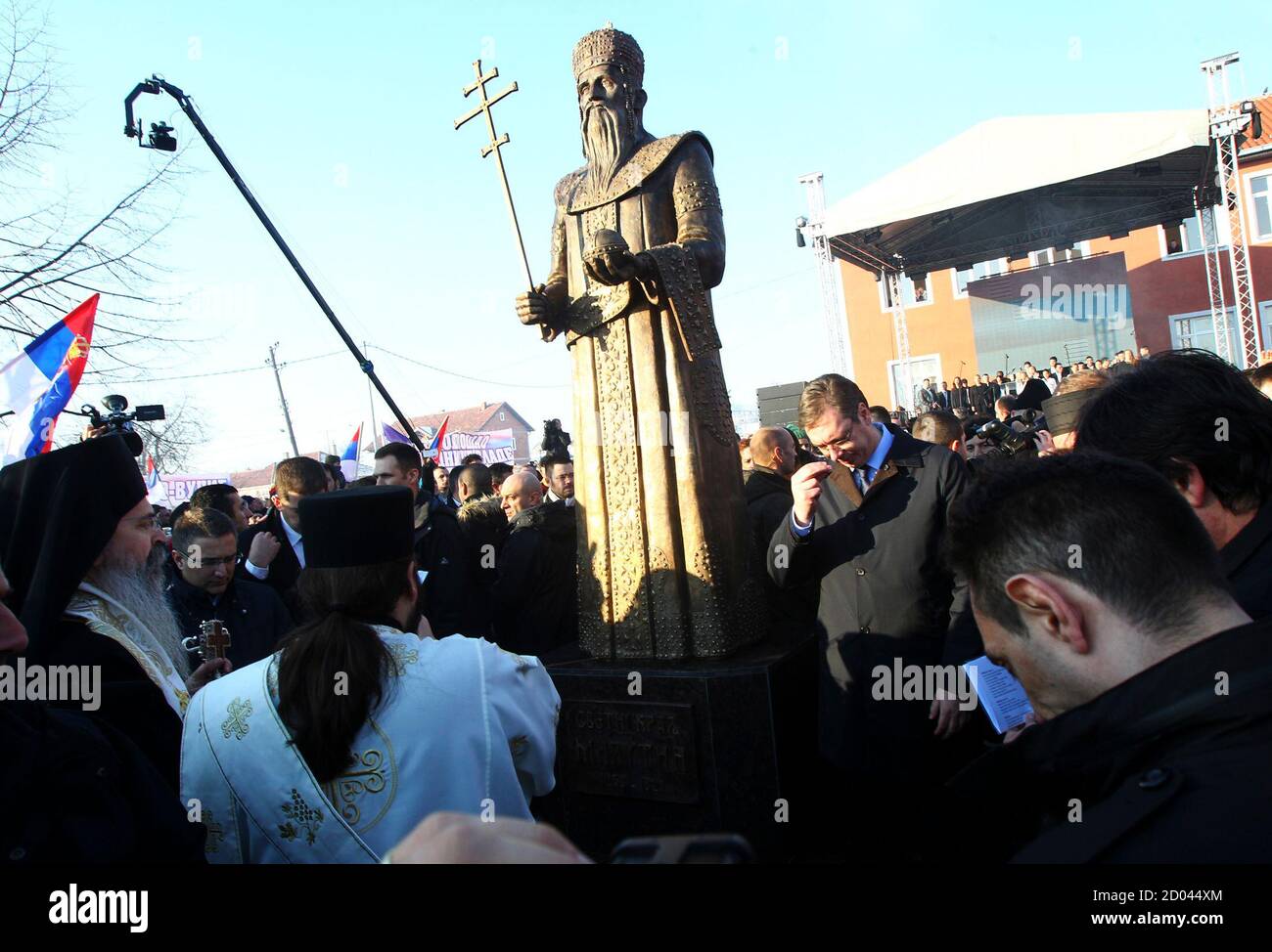 Serbischer Ministerprasident Aleksandar Vucicn Besucht Eine Einweihungsfeier Fur Die Statue Des 13 Jahrhundert Serbischen Konig Stefan Uros Ii Milutin Nemanjic Auch Bekannt Als Kralj Milutin Konig Milutin In Der Stadt Gracanica Wahrend Serbischer Ministerprasident Aleksandar Vucicn Besucht Eine Einweihungsfeier Fur Die Statue Des 13 Jahrhundert Serbischen Konig Stefan Uros Ii Milutin Nemanjic Auch Bekannt Als Kralj Milutin Konig Milutin In Der Stadt Gracanica Wahrend