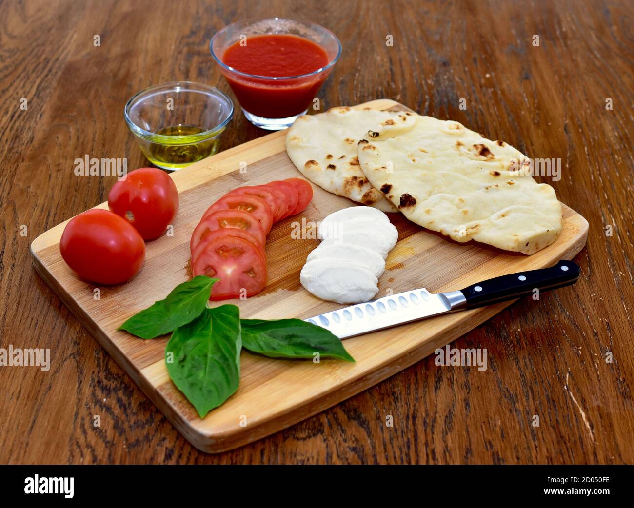 Frische Bio-gesunde einfache Mahlzeit Kit Zutaten bereit, um zuzubereiten Köstliche italienische Mahlzeiten mit Freunden und Familie zu teilen Stockfoto