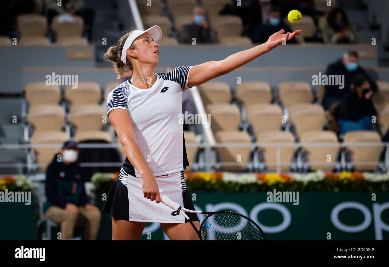 Paris, Frankreich. Oktober 2020. Elise Mertens aus Belgien im Einsatz gegen Caroline Garcia aus Frankreich während der dritten Runde beim Roland Garros 2020, Grand Slam Tennisturnier, am 2. Oktober 2020 im Roland Garros Stadion in Paris, Frankreich - Foto Rob Prange / Spanien DPPI / DPPI Credit: LM/DPPI/Rob Prange/Alamy Live News Stockfoto