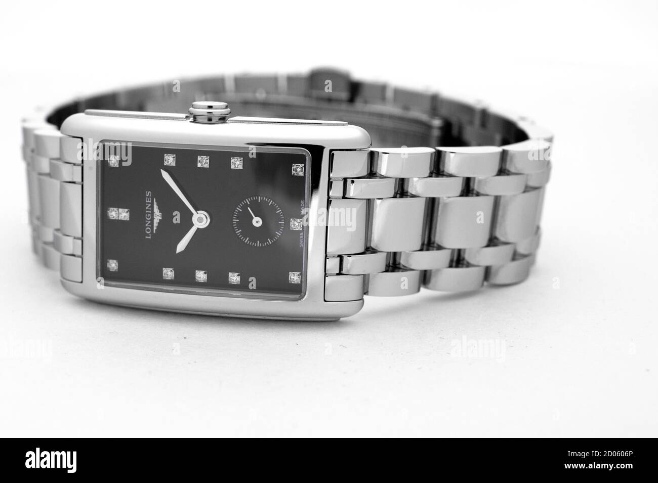 Rome, Italy 01.10.2020 - Longines Armbanduhr. Berühmte schweizer Uhrenmarke Stockfoto