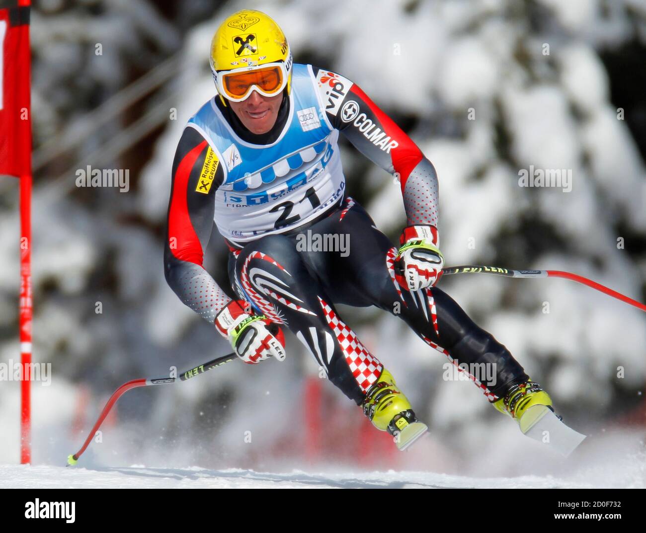 Ivica Kostelic Kroatiens macht eine Umdrehung alpine Ski Training für die Herren Weltcup-Abfahrt in Lake Louise, Alberta 24. November 2011.    REUTERS/Mike Blake (Kanada - Tags: SPORT, Skifahren) Stockfoto