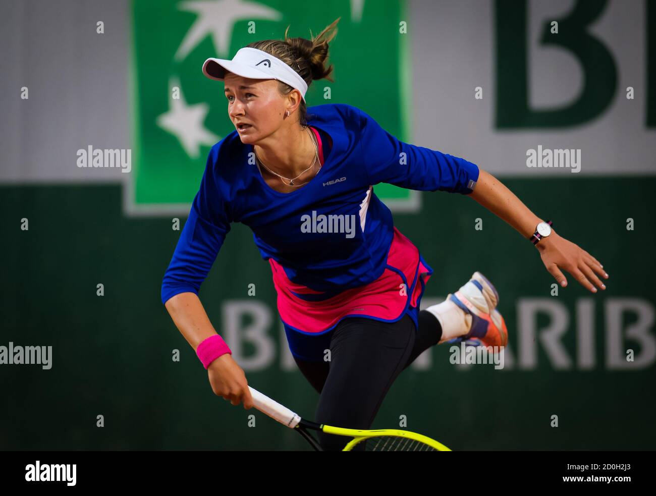 Barbora Krejcikova aus Tschechien im Kampf gegen Tsvetana Pironkova aus Bulgarien während der dritten Runde beim Roland Garros 2020, Grand Slam Stockfoto