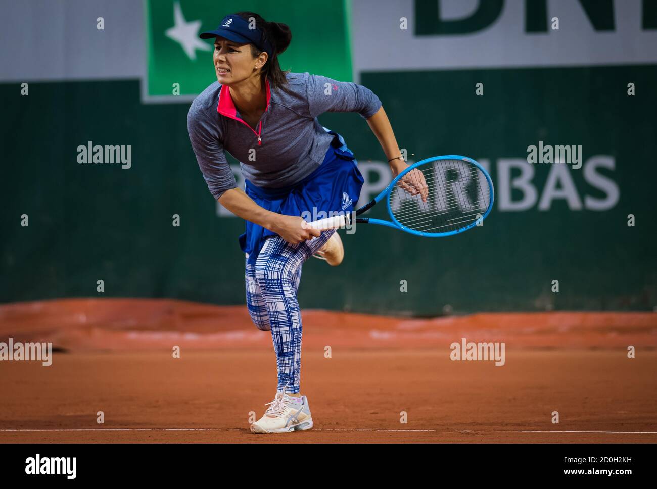 Tsvetana Pironkova aus Bulgarien im Kampf gegen Barbora Krejcikova aus Tschechien während der dritten Runde beim Roland Garros 2020, Grand Slam Stockfoto