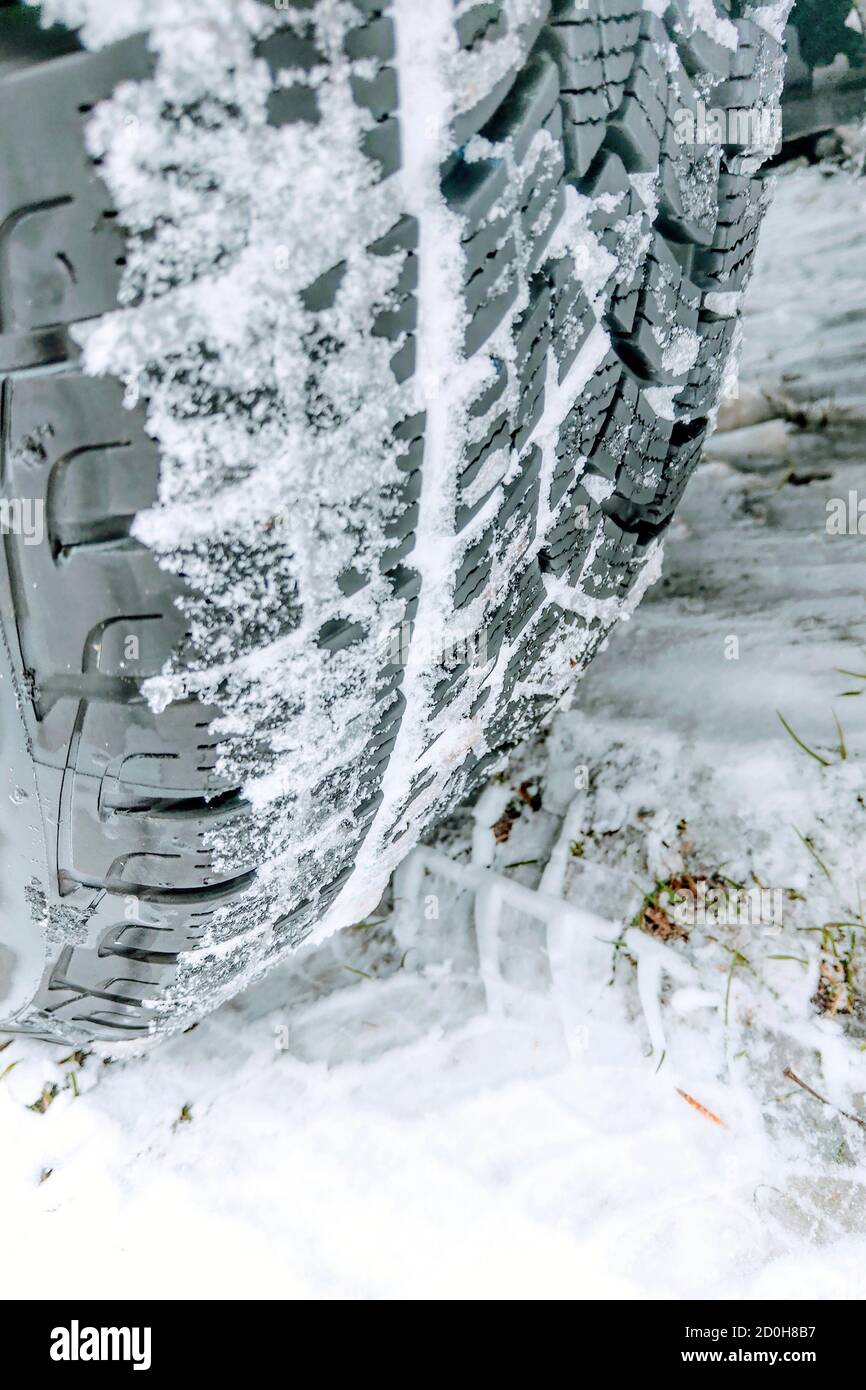 Schneeschutz aus dem Auto. Früher Winter Stockfotografie - Alamy