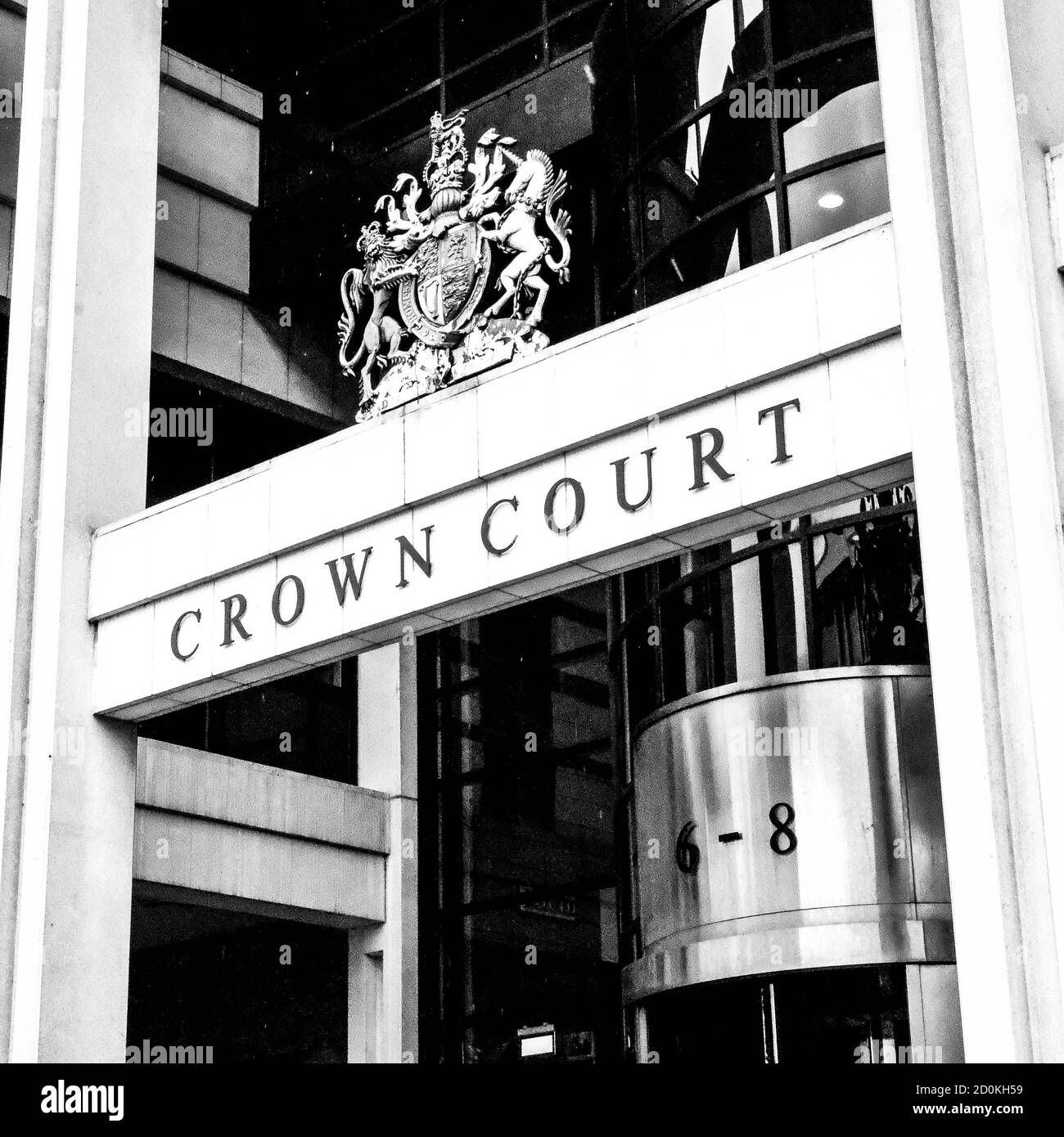 Nahaufnahme Kingston Crown Court With No People In Black And Weiß Stockfoto