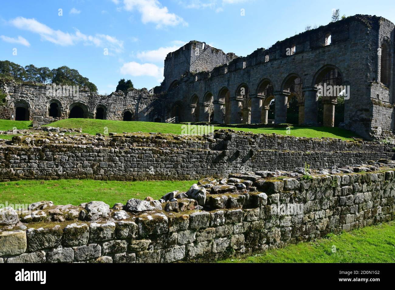 Buildwas Abbey, ein Zisterzienserkloster am Ufer des Flusses Severn, in Buildwas, Shropshire, England, Großbritannien Stockfoto