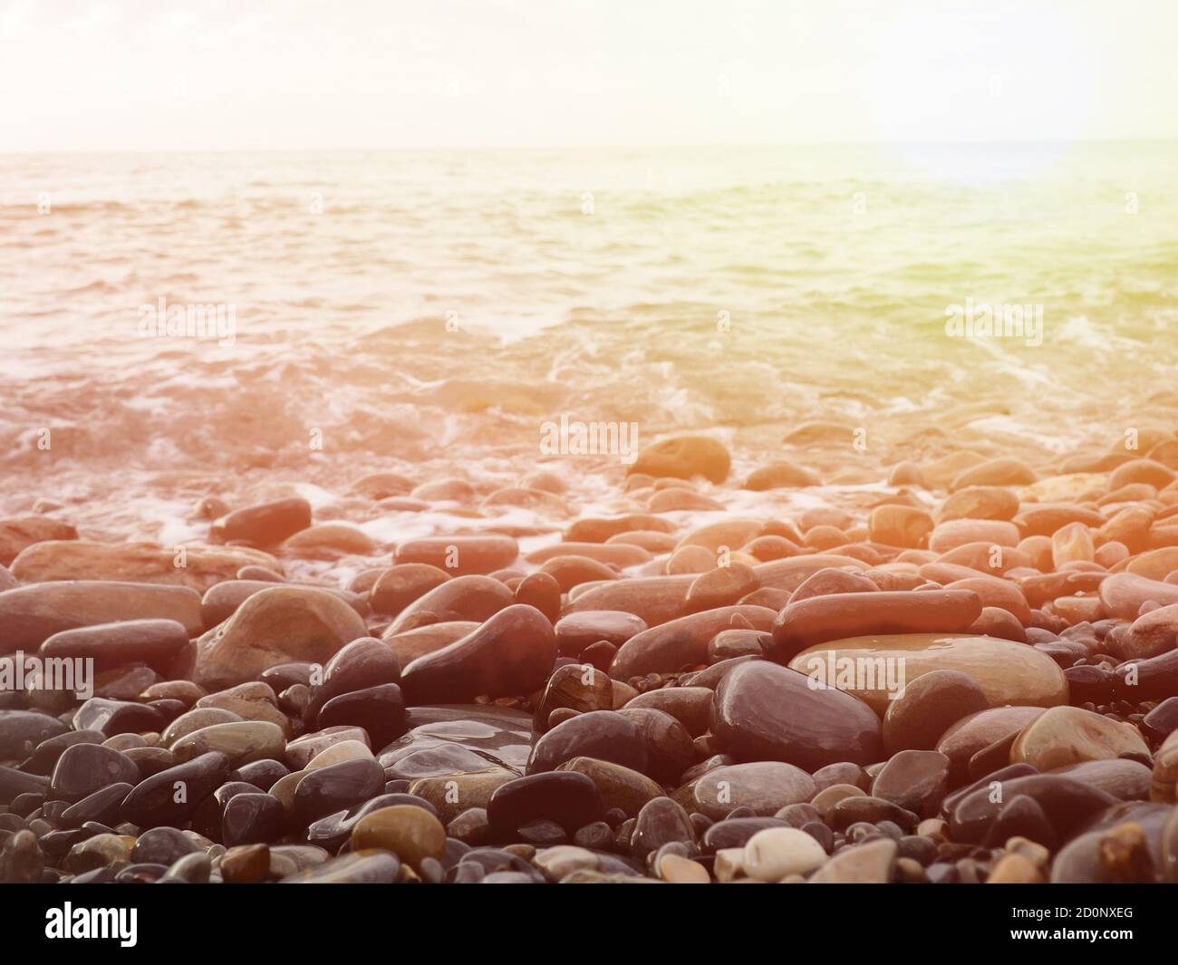 Farbenfrohe Landschaft bei Sonnenaufgang. Filter für getönte Fotos mit instagram-Effekt- Stockfoto
