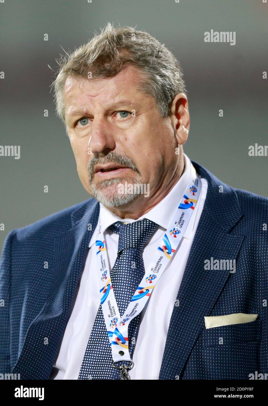 Kuwaits AlKuwaitCheftrainer Marin Ion reagiert während ihres AFC