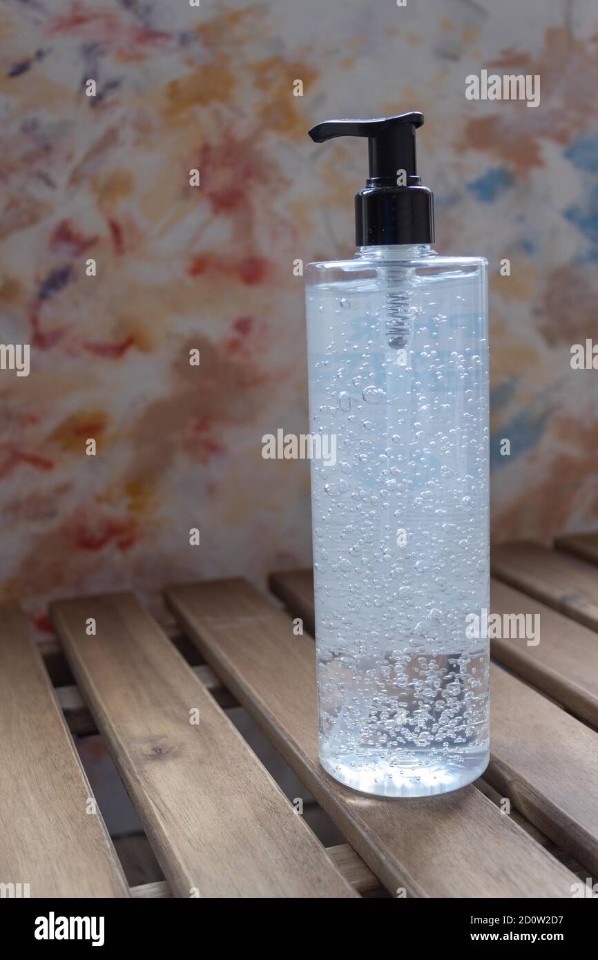 Antiseptisches Händedesinfektionsgel gegen Coronavirus Stockfoto