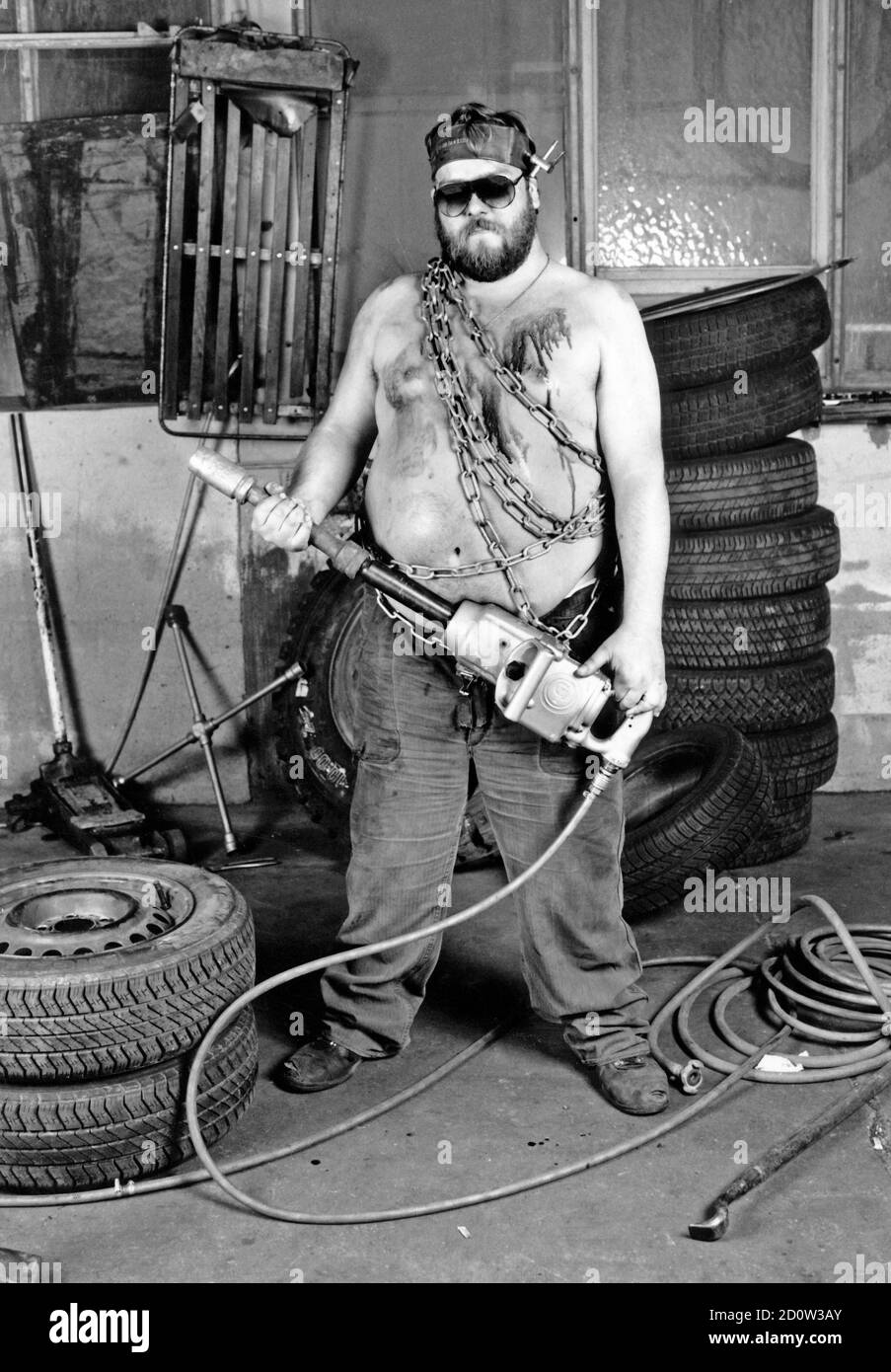 Dicker Arbeiter als Rambo, Parodie, 2004, Deutschland, Europa Stockfoto