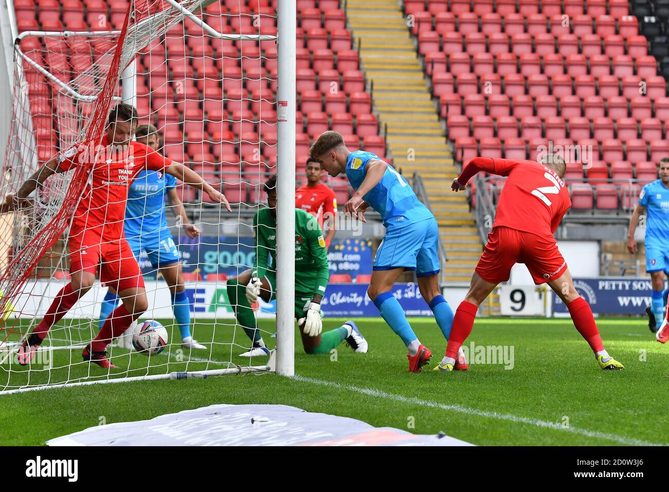 London, England. 3. Oktober 2020 George Lloyd von Cheltenham erzielt das erste Tor seiner Mannschaft während des Sky Bet League 2-Spiels zwischen Leyton Orient und Cheltenham Town am Samstag, 3. Oktober 2020 im Matchroom Stadium, London. (Kredit: Ivan Yordanov, MI Nachrichten) Kredit: MI Nachrichten & Sport /Alamy Live Nachrichten Stockfoto