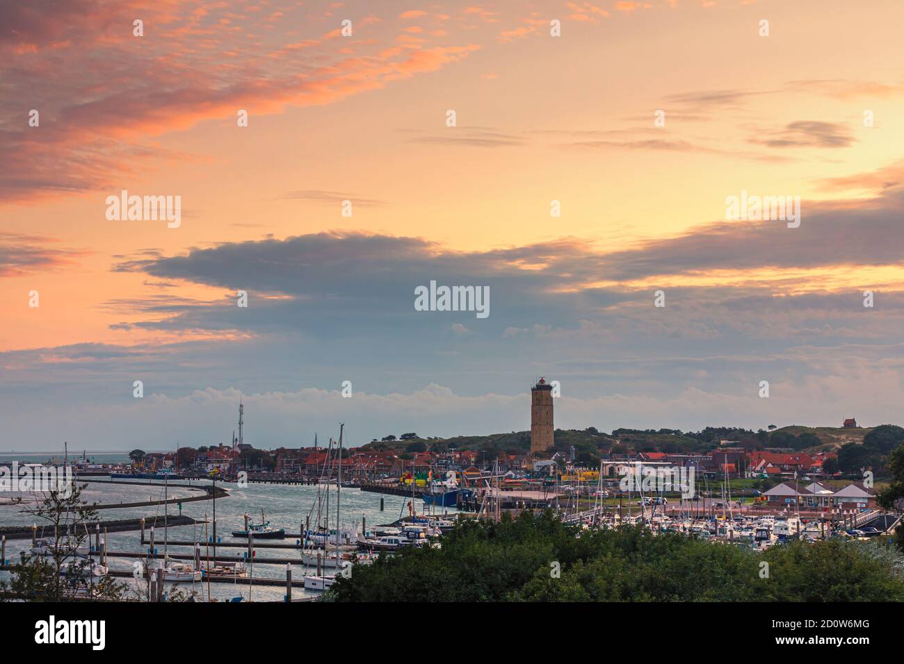Der Brandaris ist ein Leuchtturm auf der niederländischen Wattenmeerinsel Terschelling in Friesland. Es ist der älteste Leuchtturm in den Niederlanden, der als R aufgeführt ist Stockfoto
