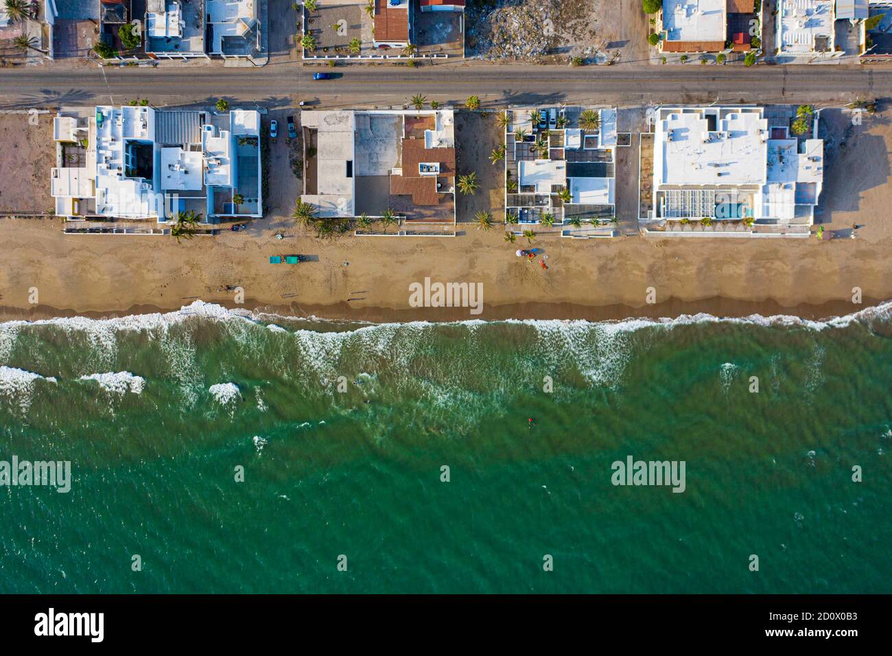 Luftaufnahme von Kino oder Kino Bay, Sonora, Mex im Golf von Kalifornien. kino Strand, pazifischer Ozean, Meer von Cortez Meer, Sand, Strand, Ozean, Tourist am Stockfoto