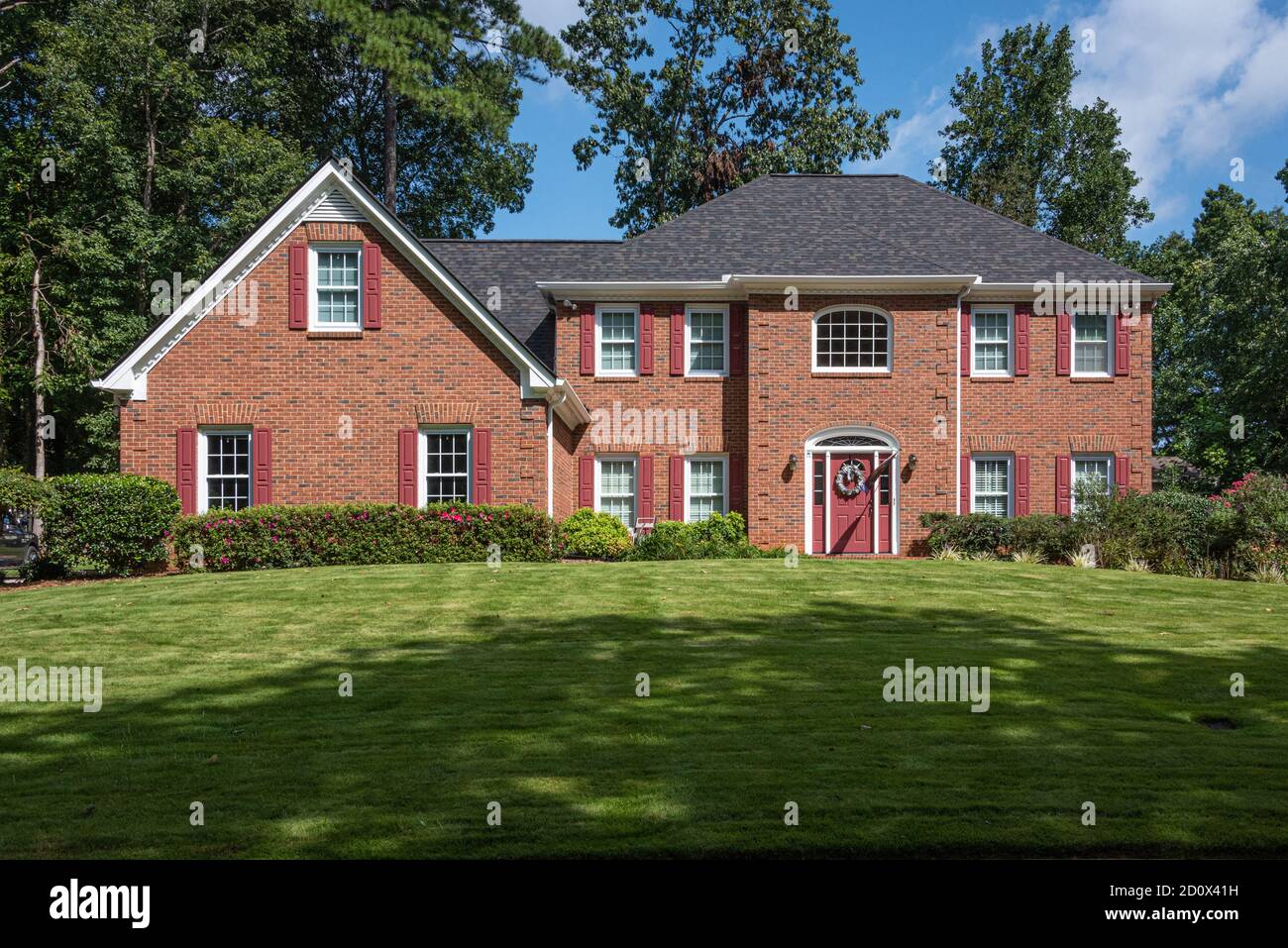 Gehobenes Ziegelhaus in Lilburn (Metro Atlanta), Georgia. (USA) Stockfoto