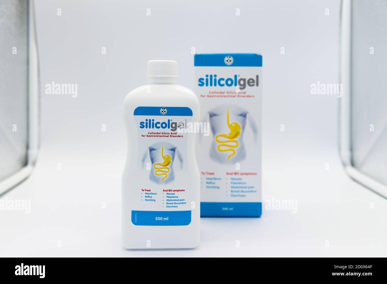 Irvine, Scotland, UK - 01. Oktober 2020: Gleichnamigem Silicolgel-Markenprodukt in einer recycelbaren Plastikflasche und -Kappe. Stockfoto