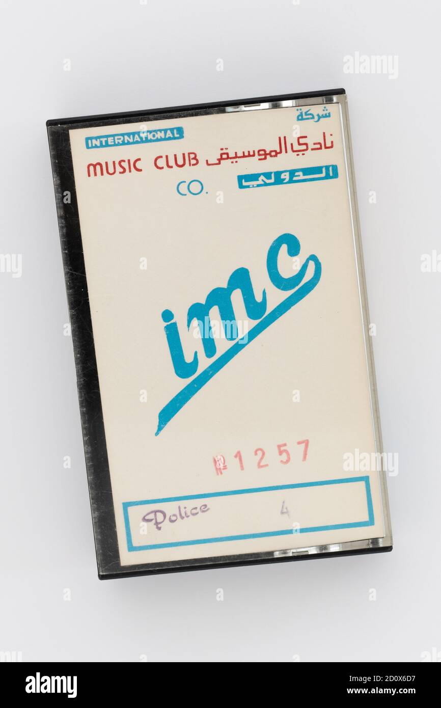 Musikpiraterie Kuwait in den 1980er Jahren - kopierte Musikkassette - imc - International Music Club Co - Kopie von Polizei-Album Stockfoto