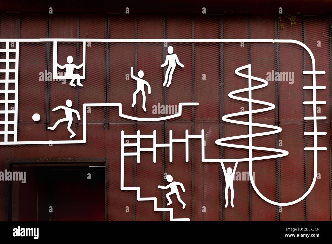 Schild an der Wand von Konditaget Lüders, zeigt sportliche Aktivitäten, Kopenhagen, 30. September 2020 Stockfoto