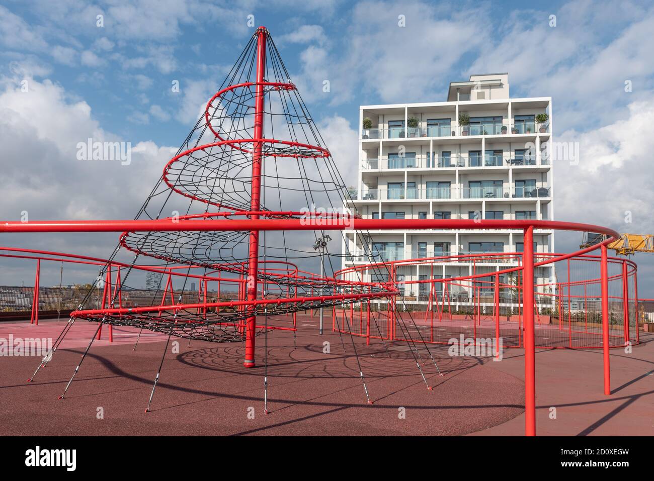 Konditaget Lüders ist ein Spielplatz auf einem Dach 24 Meter vom Boden entfernt im Nordhafen von Kopenhagen, 30. September 2020 Stockfoto