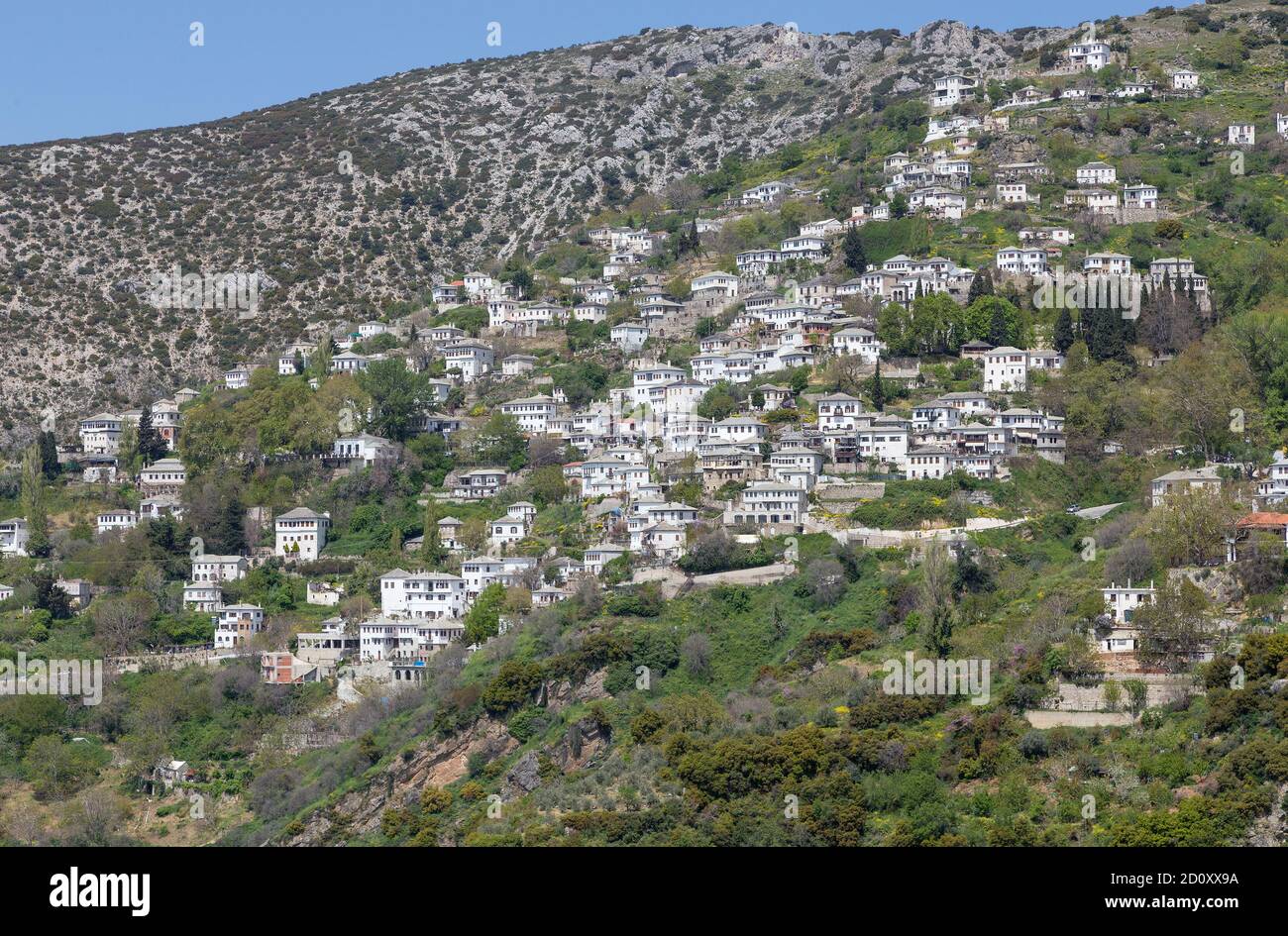 Blick auf das malerische Dorf Makrinitsa, Pelio, Griechenland. Stockfoto